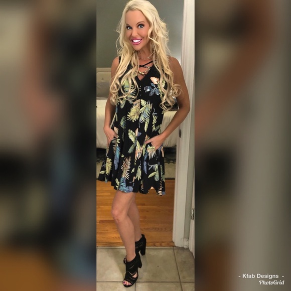 ❤️Palm Leaf  Fully Lined Strappy top dress - Picture 4 of 5